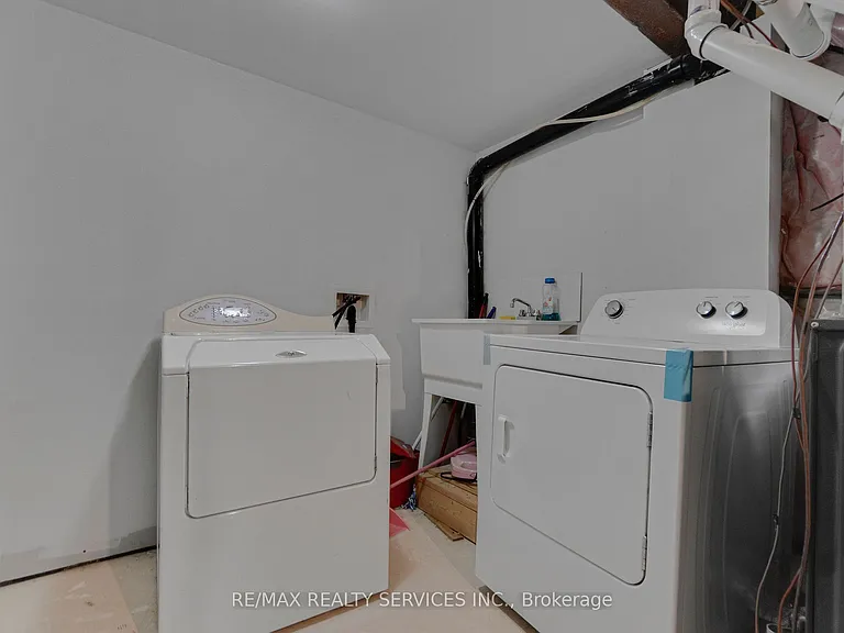 28 Manzanita Cres #BASEMENT — Photo 21