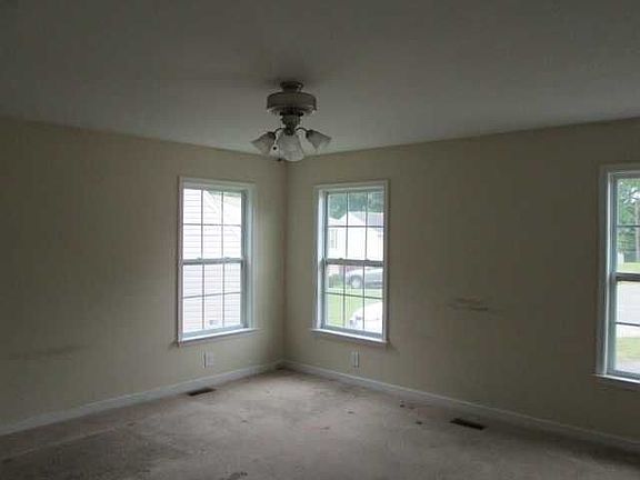 4th image of 13 Saint John Ct