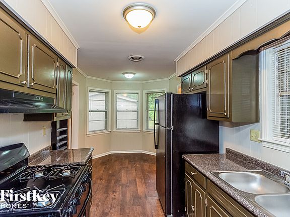 5th image of 1525 Eason Ave