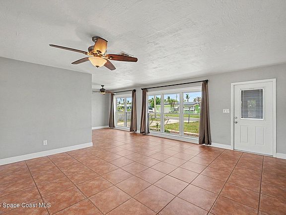 4th image of 112 SE 3rd St