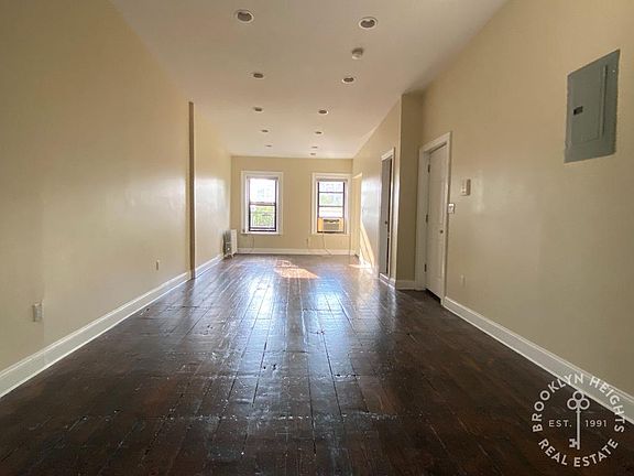 3rd image of 478 Henry St #4