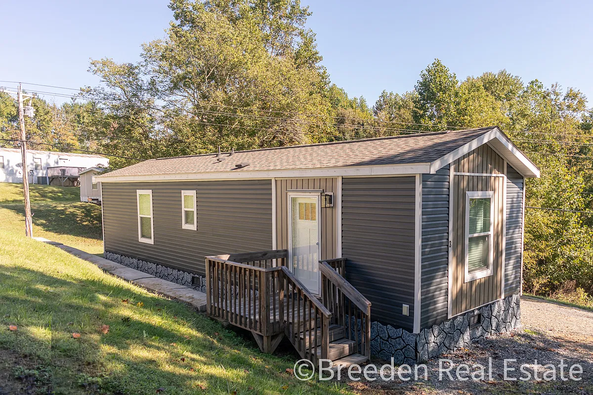 1760 Peaceful Ln — Photo 2