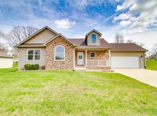 6403 Winter Ct, Godfrey, IL 62035