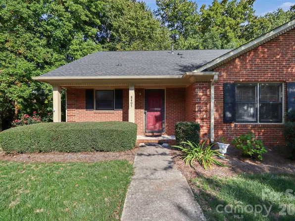 8407 Coulwood Oak Ln, Charlotte, NC 28214