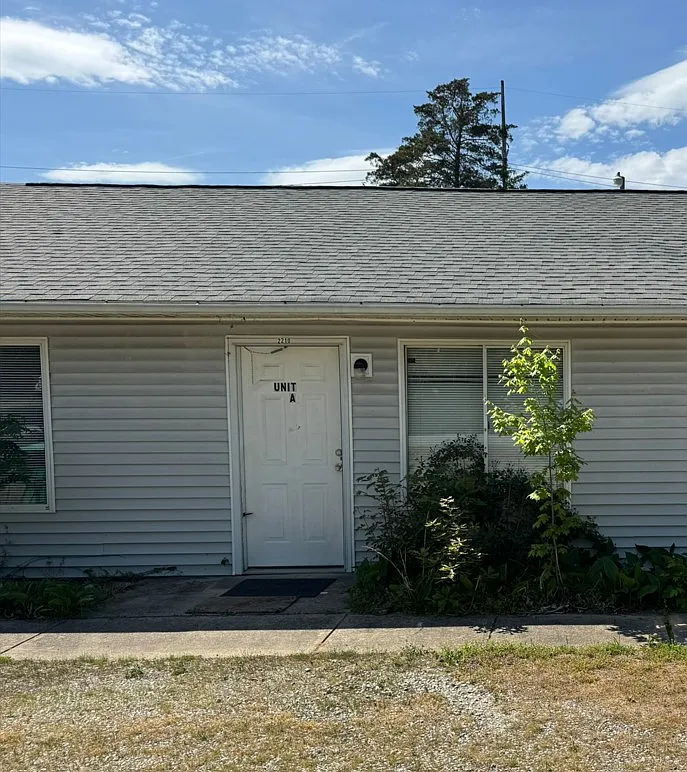 2 bed, 810 sqft, $995 — Photo 1