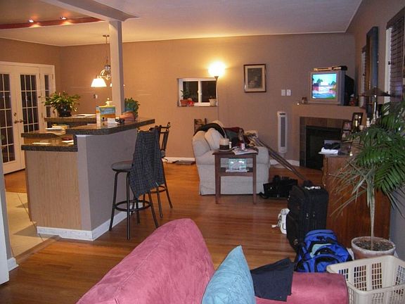 Livingroom (all walls white now)