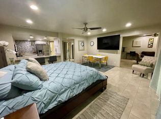 453 E Via Escuela UNIT 514, Palm Springs, CA 92262