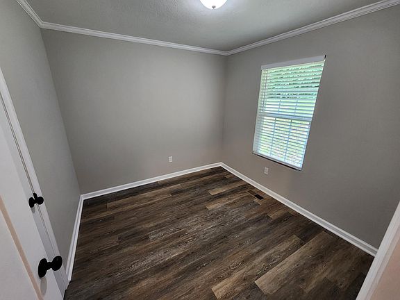 5th image of 3127 Essary Dr