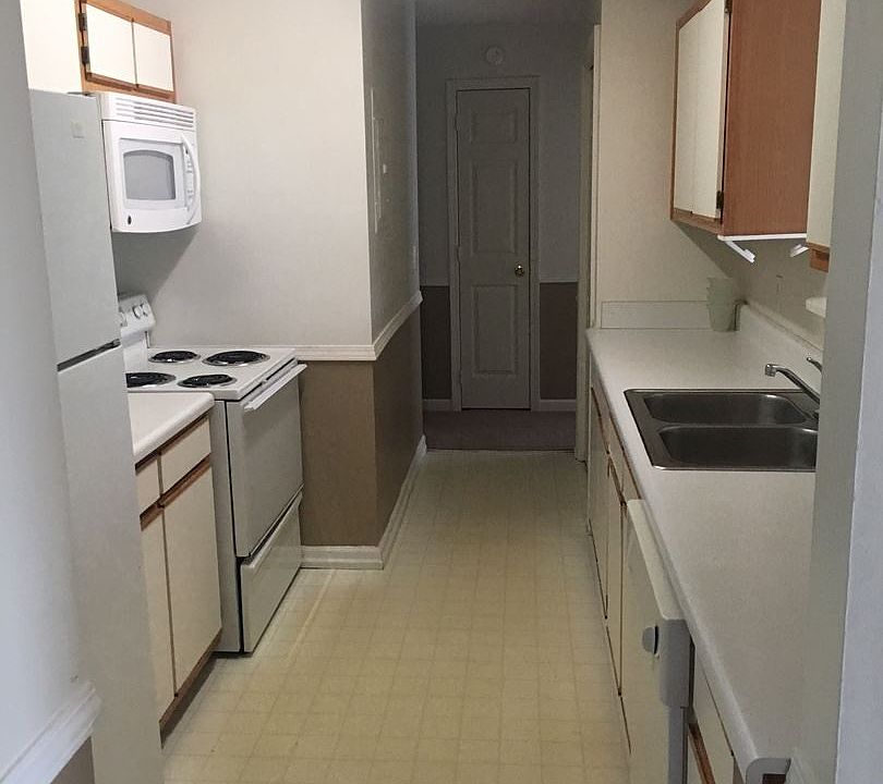 2nd image of 100 Wendy Hill Way #102