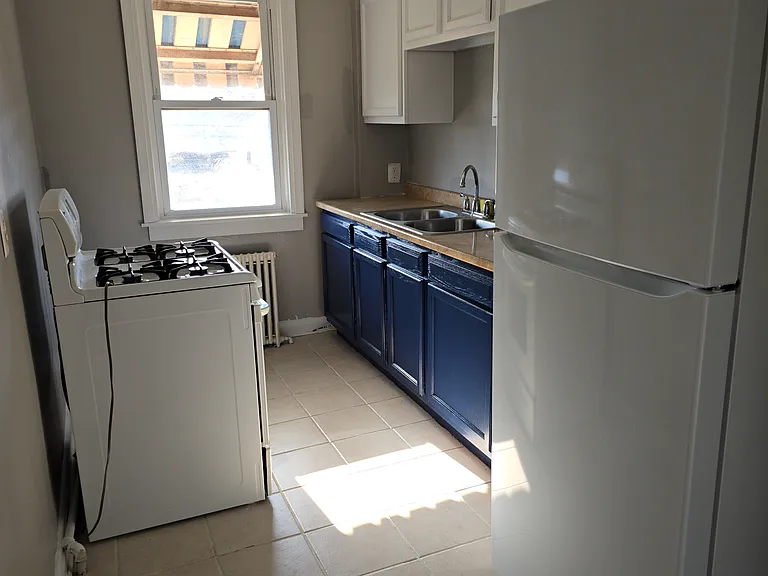 2992 Yorkway 1st 2nd F #F — Photo 13