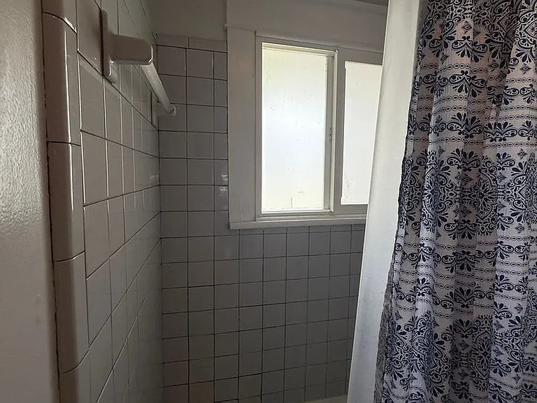 406 Pearl St — Photo 22