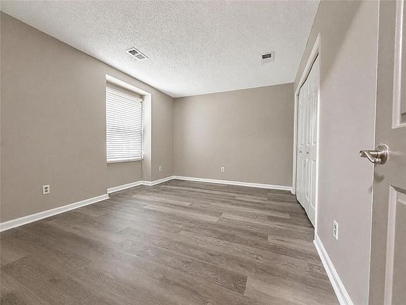 3rd image of 5031 Bell Dr SE