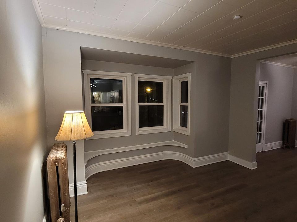 2nd image of 288 Dearborn St #3