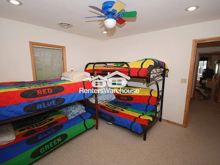 2310 N Lake Dr — Photo 11