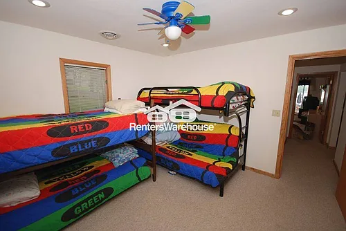 2310 N Lake Dr Photo 1