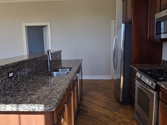 4th image of 2338 W Morse Ave APT 3A