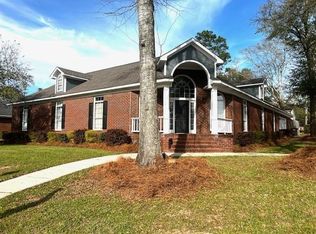 6108 Sturbridge Dr, Mobile, AL 36609