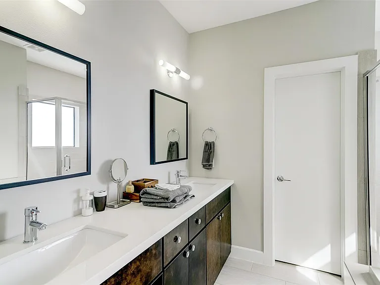 3015 Gillespie St — Photo 5