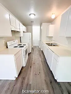 701D Balcones Dr #53 — Photo 16