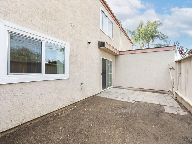25284 Park Ave #I-1 — Photo 14