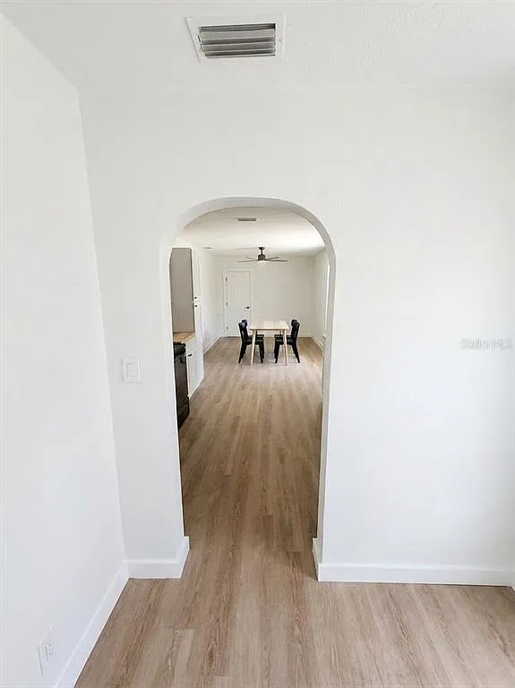3 bed, 1.0 bath, 1037 sqft, $2,895 — Photo 4