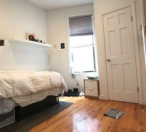 3rd image of 110 Saint Marks Pl APT 7