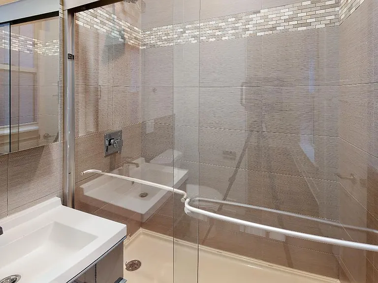 1027 E Hyde Park Blvd #1 — Photo 6