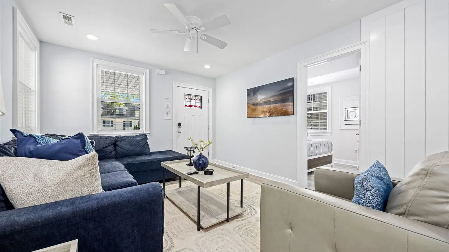 3 bed, 2.0 bath, 1097 sqft, $6,708 — Photo 4