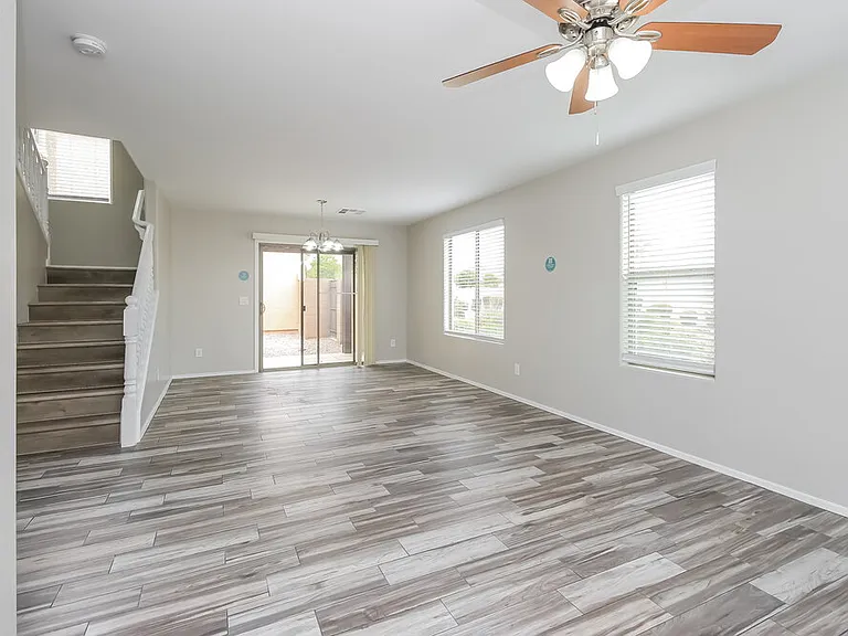 3348 E Franklin Ave — Photo 4