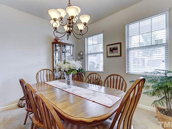4th image of 687 Lavenham Ln