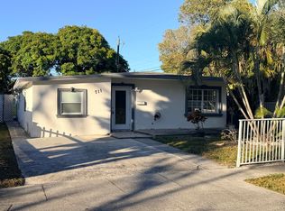711 Fernwood Drive, West Palm Beach, FL 33405