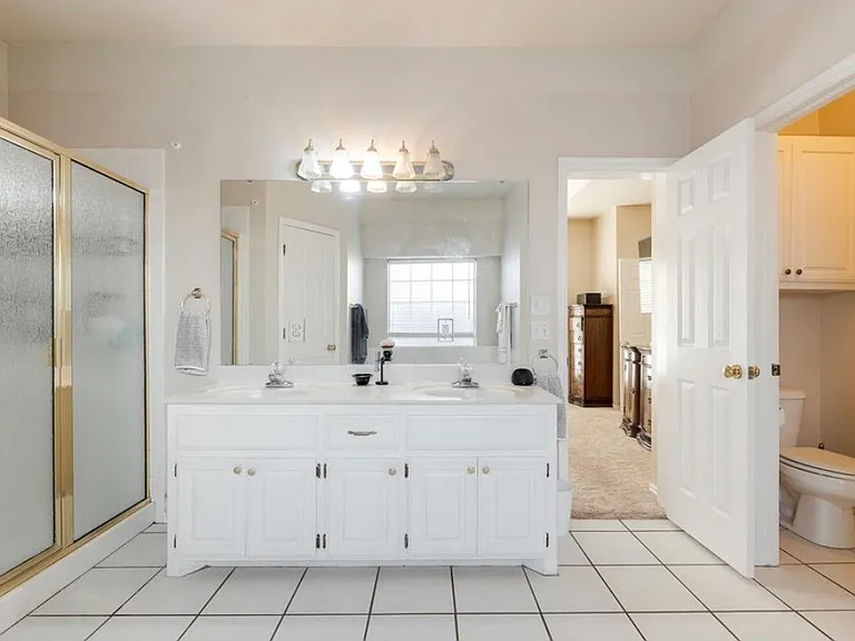 12700 Sutton Hill Rd — Photo 38