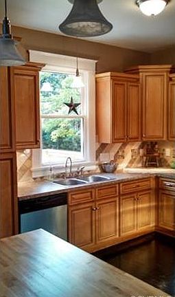 Sunny and bright Kitchen