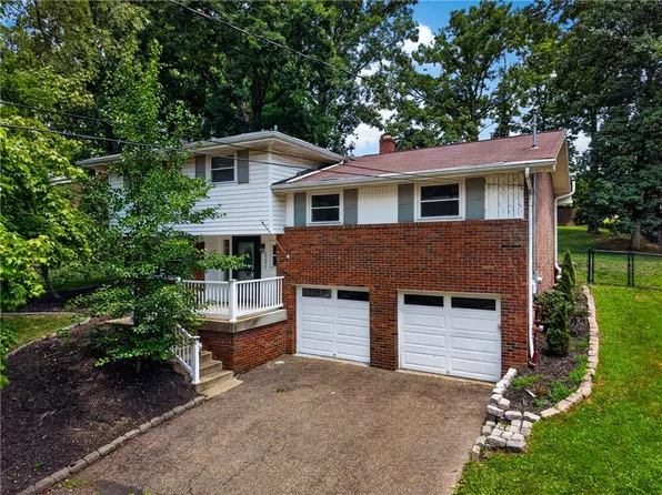 121 S Jamestown Rd, Coraopolis, PA 15108