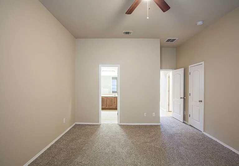 709 Alder Dr — Photo 32