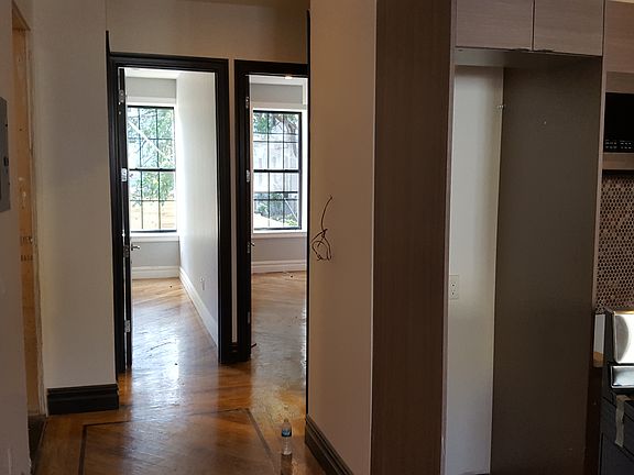 3rd image of 1100 Jefferson Ave #1B