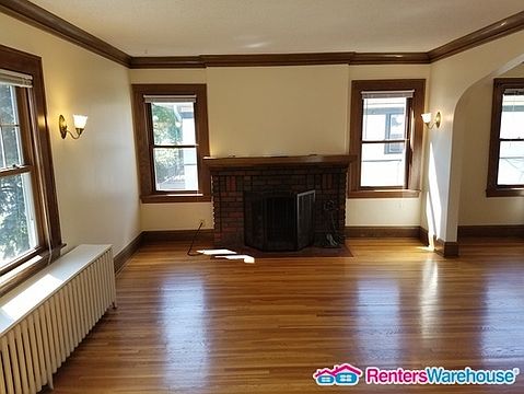 1st image of 707 10th Ave S #E