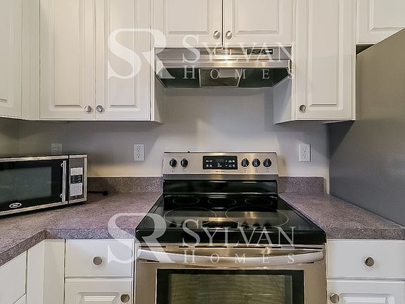 5th image of 1125 Railroad Ave