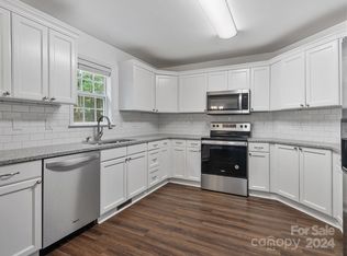 801 Raleigh Ct, Gastonia, NC 28054