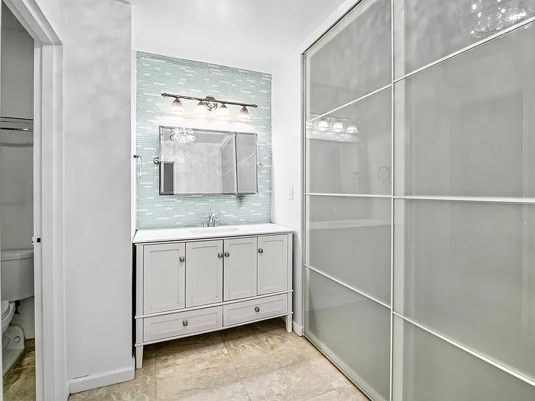 310 E 46th St #8U — Photo 14