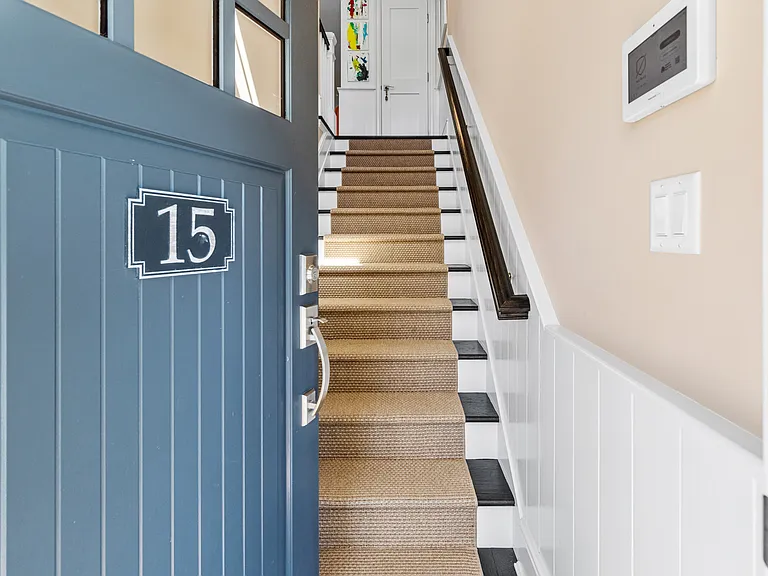 15 Village Green Dr — Photo 1