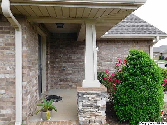 3rd image of 323 Dovington Dr