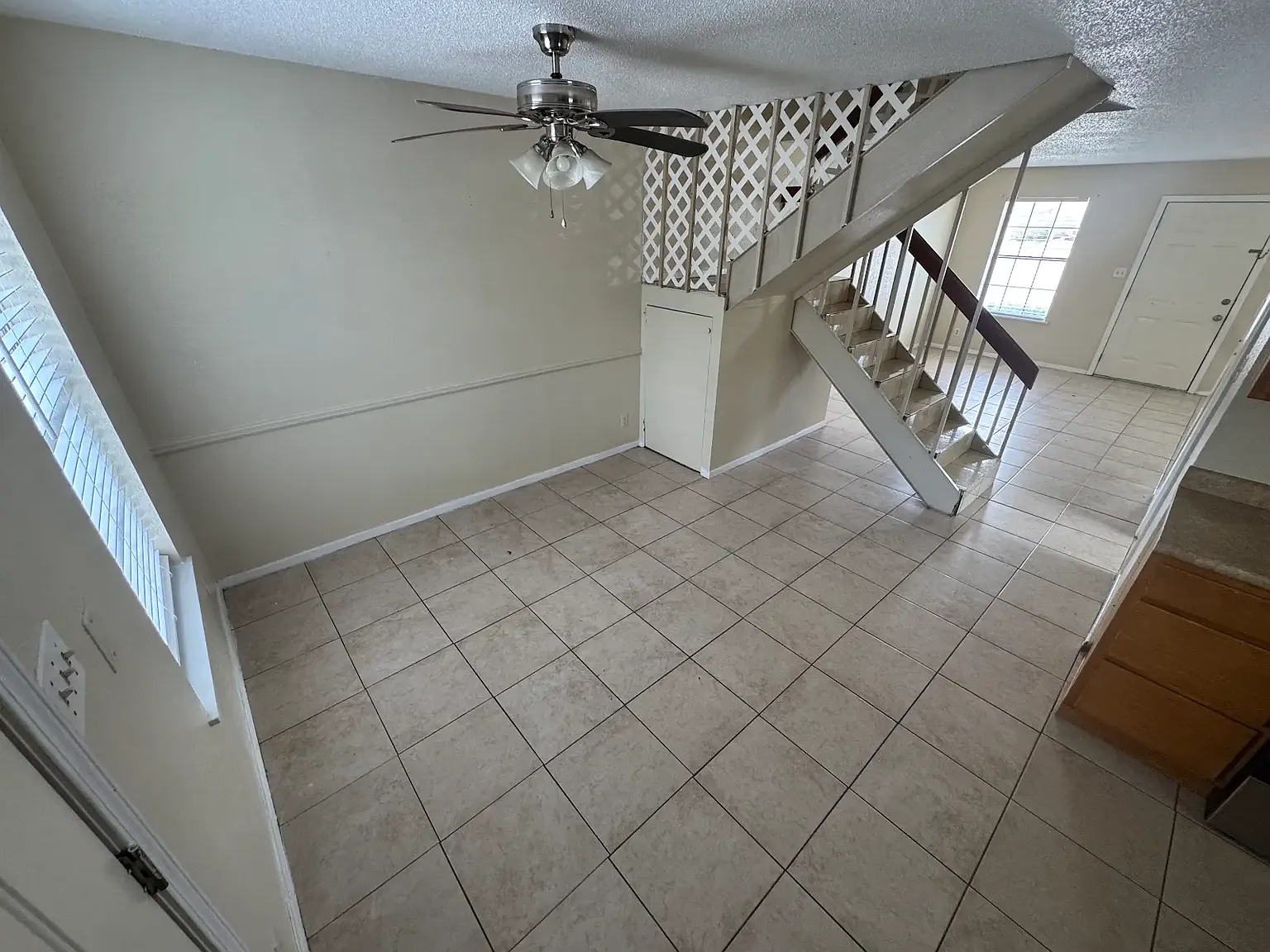 2 bed, 1.5 bath, $850 — Photo 3