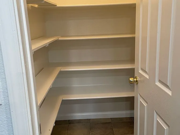 2126 Hannah Way — Photo 8