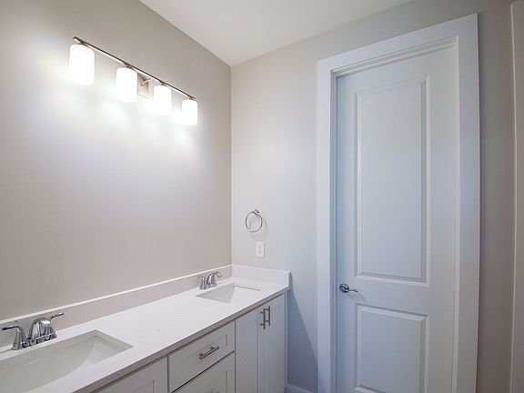 4th image of 30 Lynn Ln Unit 1001
