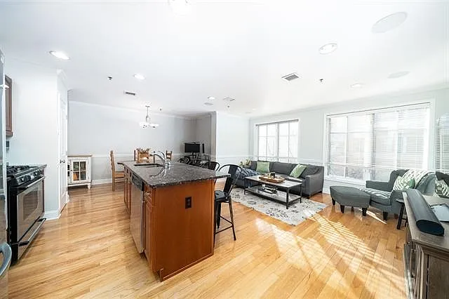 1331 Grand St #307 — Photo 3