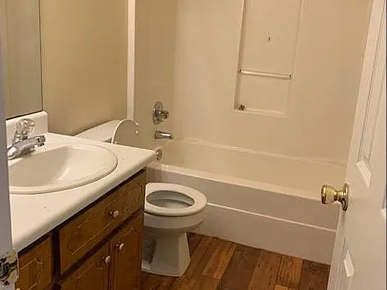 1438 Green St — Photo 6