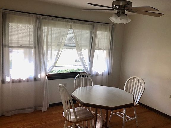 5th image of 9040 Moody Ave