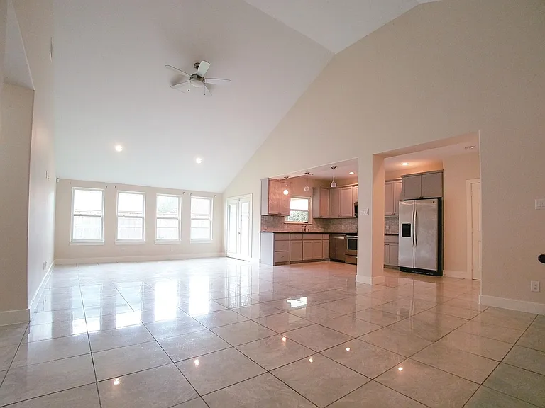 7211 Wind Dale St — Photo 5
