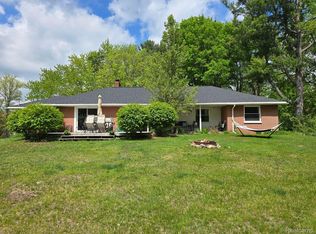 300 W Lackie Ct, Sanford, MI 48657